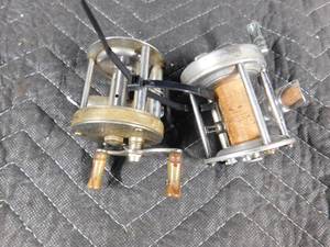 lot 432 image: 2 Vintage casting reels