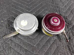 lot 440 image: 2 Vintage Fly reels