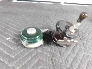 lot 441 image: 2 Vintage Fly reels