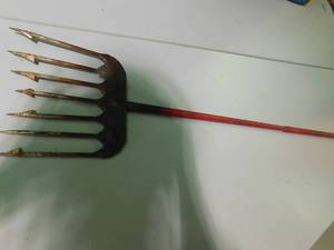 lot 455 image: Fishing spear