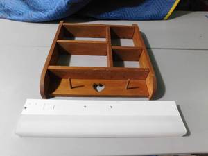 lot 460 image: Shelf and under cabinet or wall mount light