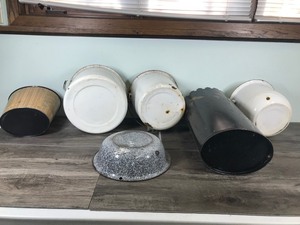 lot 525 image: Lot of vintage enamel pots and vintage garbage cans