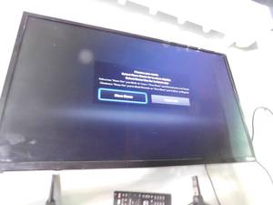 lot 461 image: Vizio 32 tv