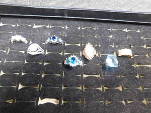 lot 465 image: 1-18K white gold filled, 2 sterling silver and 4 costume rings