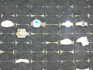 lot 467 image: 3 sterling silver and 4 costume rings