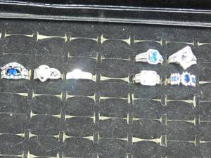 lot 470 image: 3 sterling silver and 4 costume rings