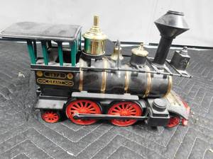 lot 485 image: Jim Beam train decanter