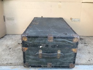 lot 554 image: Vintage chest  storage locker
