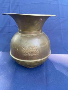lot 64 image: Union Pacific Railroad Spittoon