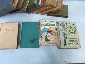 lot 48 image: Vintage Books