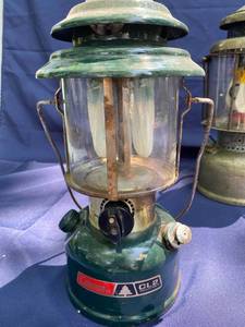 lot 9 image: Four Vintage Coleman Lanterns
