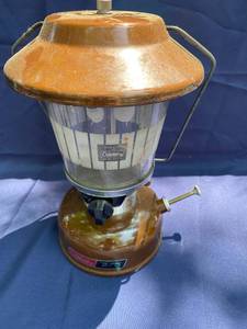 lot 10 image: One Brown, Two Green and One Red Vintage Coleman Lanterns