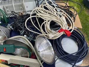lot 71 image: U Power Cords, Extension Cords, Lights