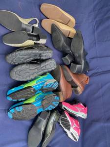 lot 72 image: Footwear