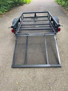 lot 3 image: Like New 2020 Utility Trailer
