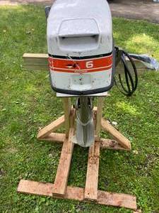 lot 26 image: Vintage 1974 Johnson 6 HP Seahorse Outboard motor