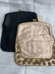 lot 97 image: Two Exquisite Vintage Beaded Purses