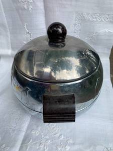lot 98 image: Penguin Vintage Ice Bucket with Bakelite Handles and Knob