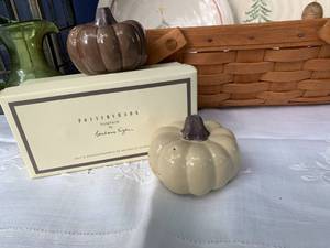lot 116 image: Decorate for Fall