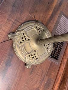 lot 117 image: Antique Floor Lamp