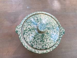 lot 103 image: Roseville Spongeware Casserole, 2 Pitchers