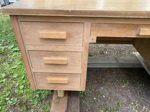 lot 91 image: Wood Desk