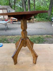 lot 96 image: 4 Legged Oak Top End Table with drawer