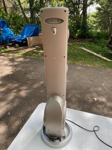 lot 93 image: Lasko Rotating Tower Fan