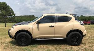 lot 2 image: 2011 Nissan Juke SV AWD