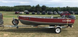 lot 4 image: 1971 Lund Fishing Boat w Trailer