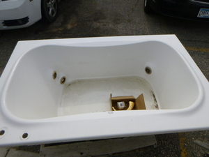 lot 65 image: Pearl Baths Jetted Tub