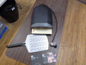 lot 71 image: Ooni Koda 12 Progane Powered Pizza Oven