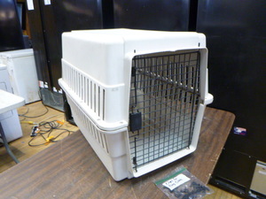 lot 88 image: Dog Kennel