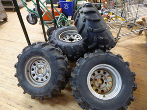 lot 100 image: Set of AT589 4-Wheeler Tires