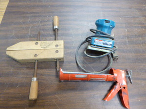 lot 106 image: Vintage Jorgensen Adjustable Hand Screw Wood Clamp