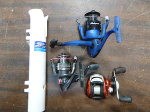 lot 107 image: 3 Fishing Reels