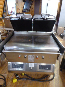 Taylor 2-Sided Griddle with 2 PlatensClamshells