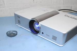 lot 4 image: BenQ SU922 5000-Lumen WUXGA DLP Home Theater Video Projector  Projection System