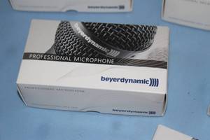 lot 28 image: Lot of 10 - New  Never Used - Beyerdynamics MCE 10.18 Miniature Condenser Lavalier Microphones