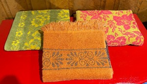 lot 48 image: Variety of Vintage Towels