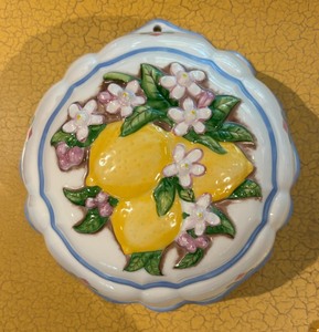 lot 102 image: Trio of The Franklin Mint Le Cordon Bleu Porcelain Molds
