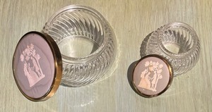 lot 106 image: Two Vintage Vanity Jars