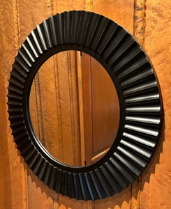 lot 110 image: Round Rippled Decorative Wall Mirror