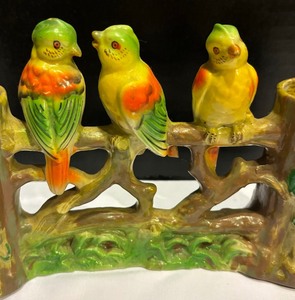 lot 113 image: Vintage Gold Castle Parrot Design Double Bud Vase