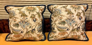 lot 114 image: Six Large Decorative Accent Pillows