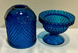 lot 38 image: Mid Century Viking Glass Bluenique Diamond Point Fairy Lamp