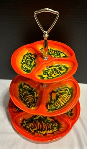 lot 26 image: Vintage Mid Century California Glazed Ceramic Three Tiered Tidbit Tray