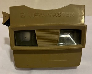 lot 147 image: Two Vintage View Masters with Slides