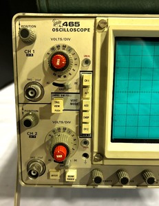 lot 163 image: Vintage Tektronix Oscilloscope