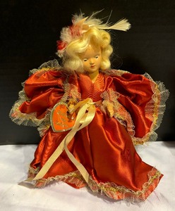 lot 165 image: Variety of Vintage and Collectible Madam Alexander Dolls